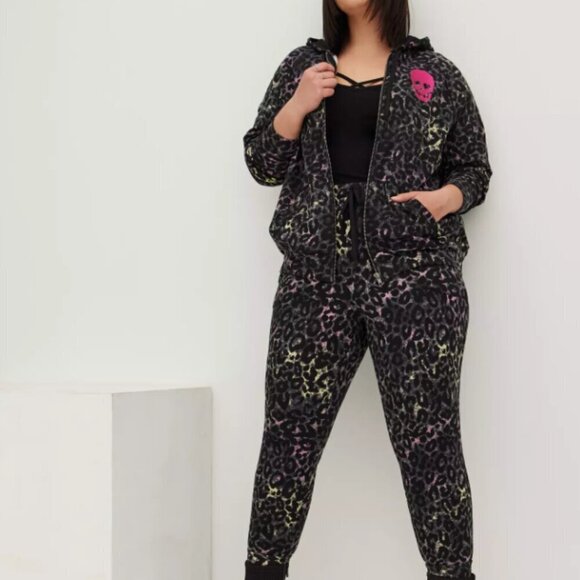 Torrid LoveSick Jogger - Everyday Fleece Leopard Skull 3x NEW NWT - Picture 2 of 14